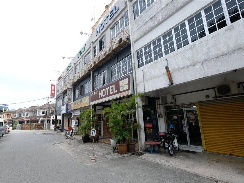 Oyo 1190 Nice Stay Hotel Raub Kültér fotó