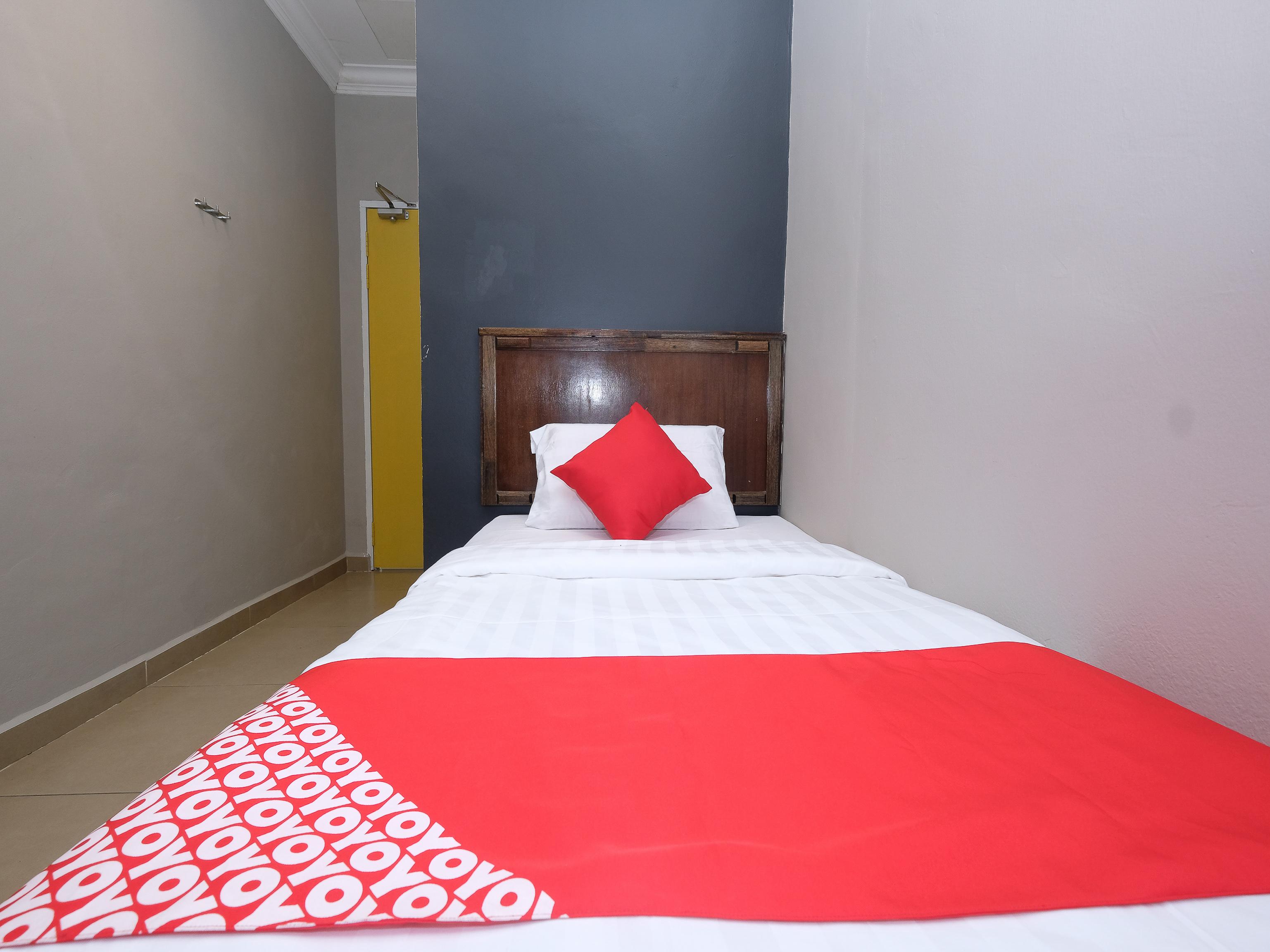 Oyo 1190 Nice Stay Hotel Raub Kültér fotó