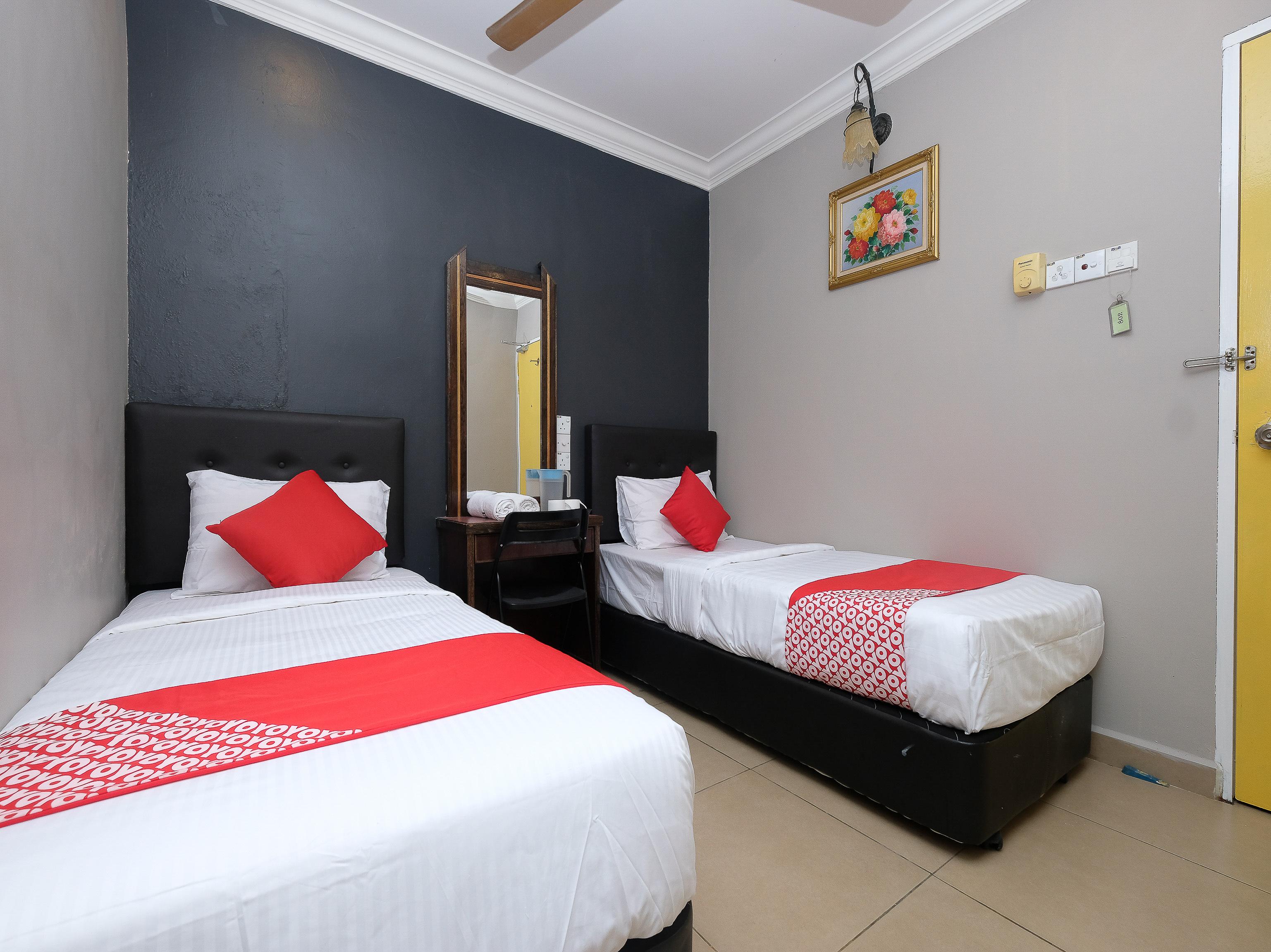 Oyo 1190 Nice Stay Hotel Raub Kültér fotó