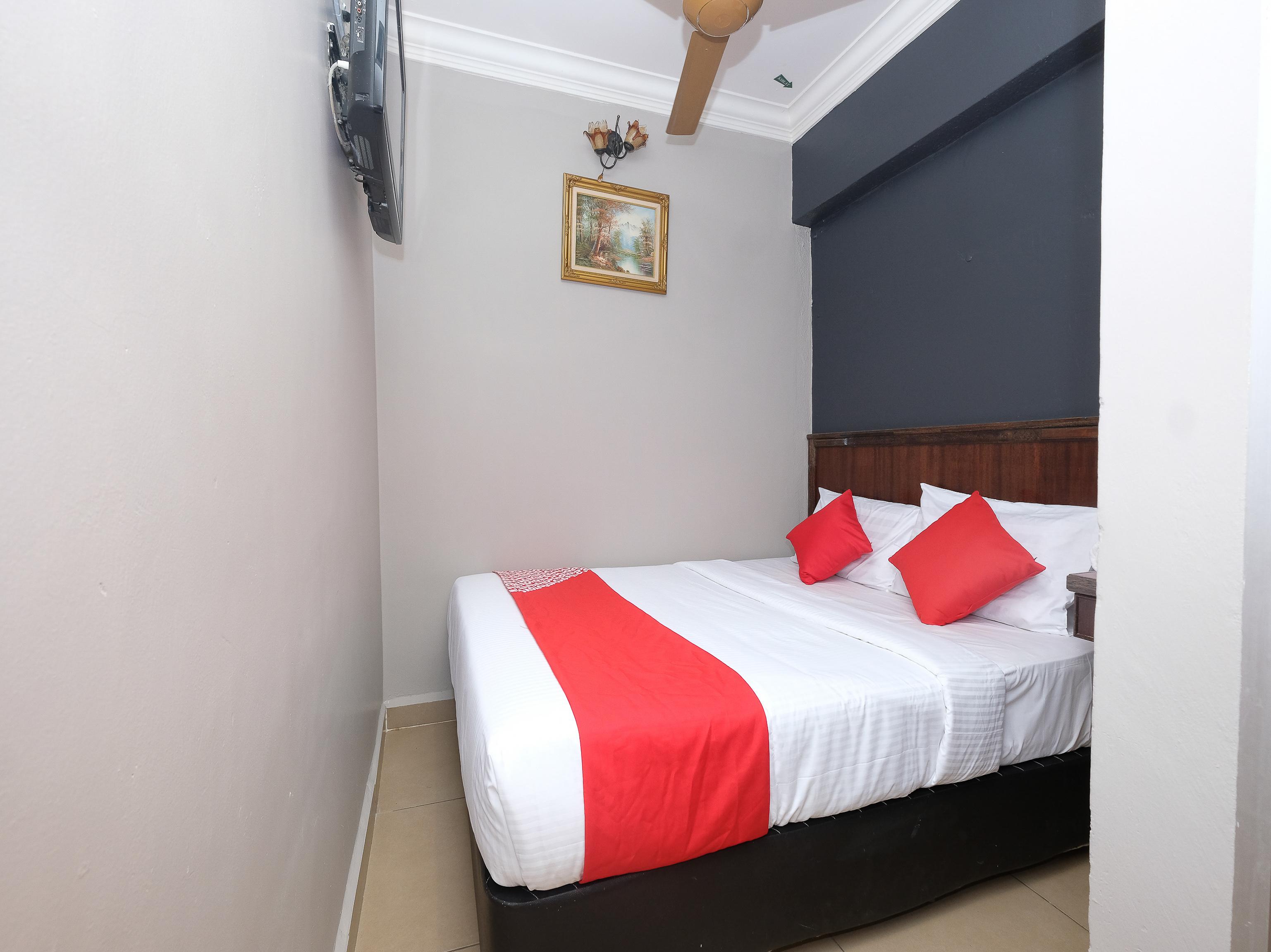 Oyo 1190 Nice Stay Hotel Raub Kültér fotó