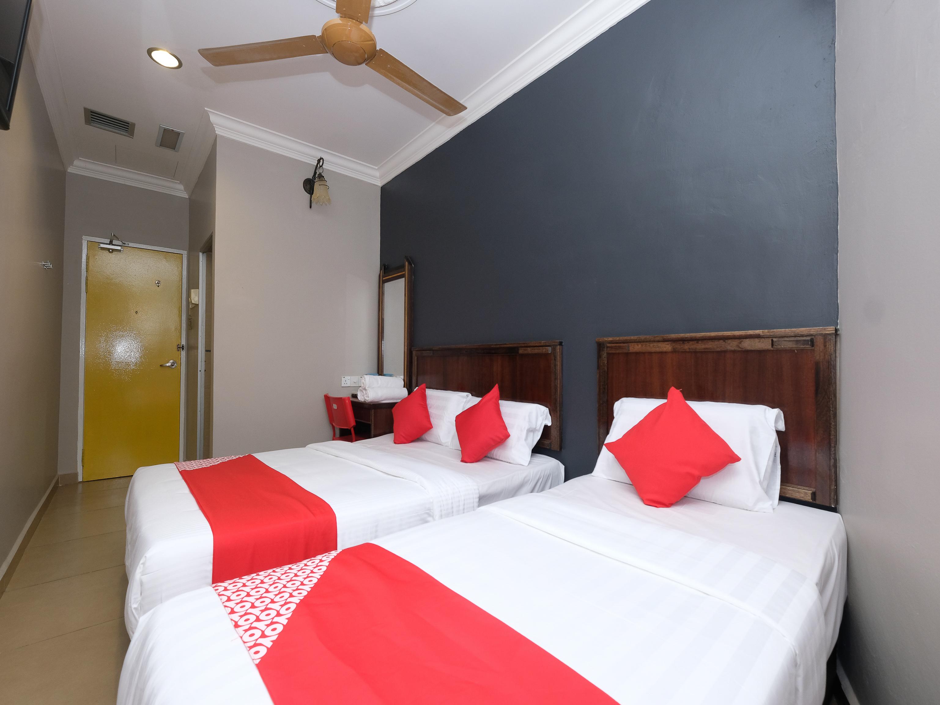 Oyo 1190 Nice Stay Hotel Raub Kültér fotó