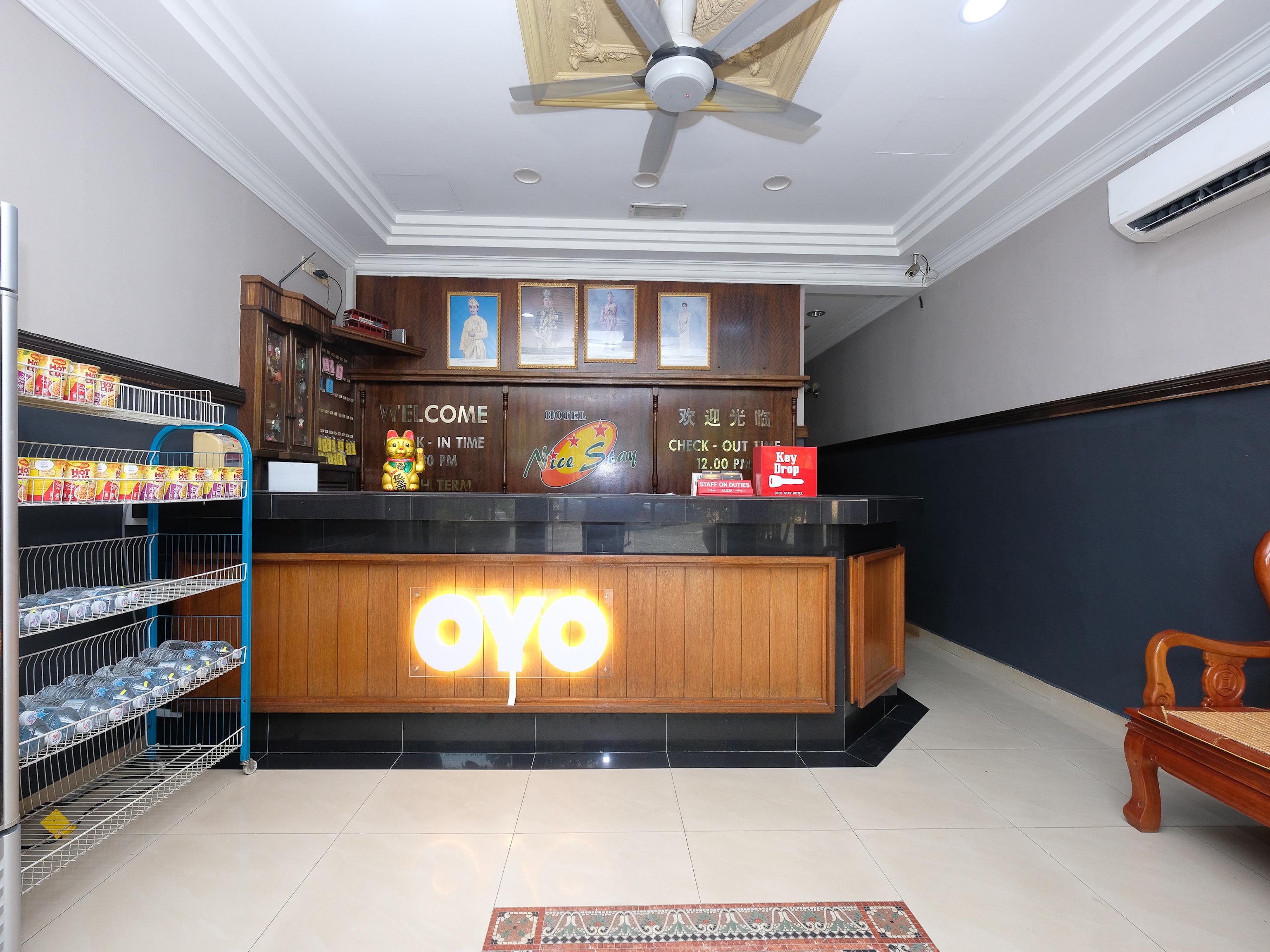 Oyo 1190 Nice Stay Hotel Raub Kültér fotó