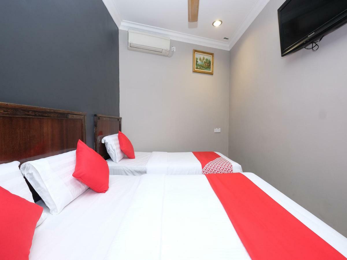 Oyo 1190 Nice Stay Hotel Raub Kültér fotó